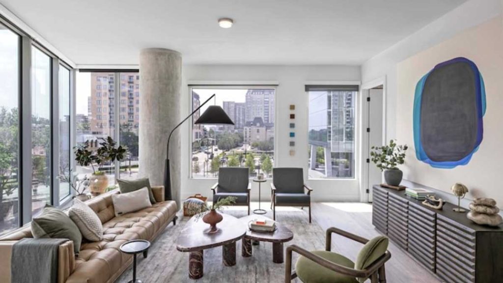 2811 Maple, Dallas, Texas